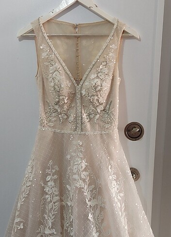 Bej renkli gelinlik  - Görsel 2