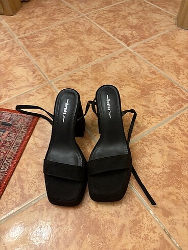 Bershka sandalet hiç giyilmedi