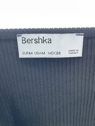m Beden siyah Renk Bershka Askılı %70 İndirimli.
