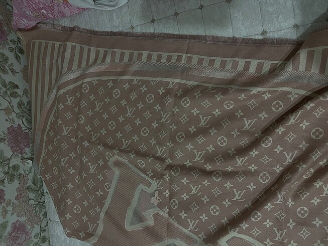  Beden louis vuitton şal