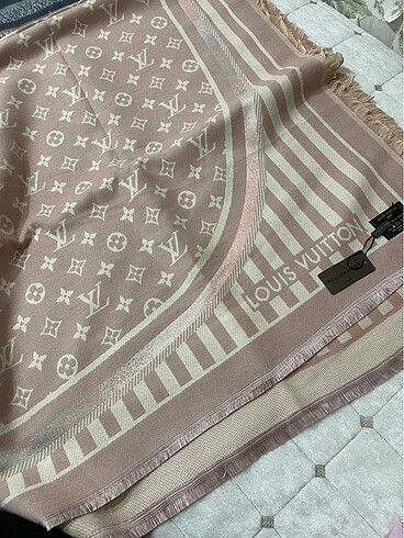 louis vuitton şal