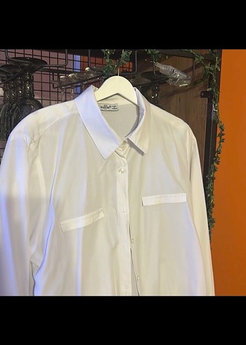 Beyaz Düğmeli Pamuklu Uzun Kollu Gömlek - Görsel 2