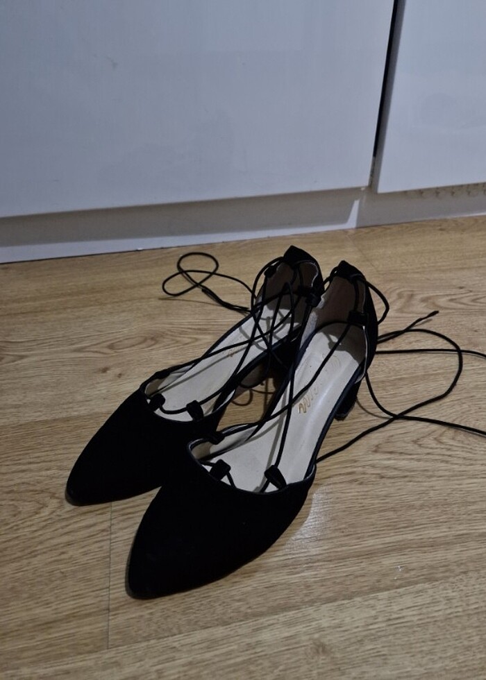 Bağcıklı bağlamalı topuklu ayakkabı  - Görsel 2