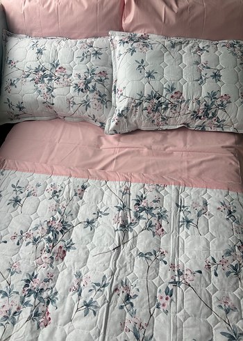 Pembe Çiçek Desenli kapitone takımı - Görsel 4