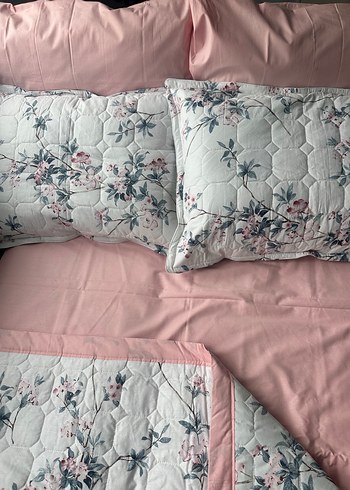 Pembe Çiçek Desenli kapitone takımı - Görsel 2