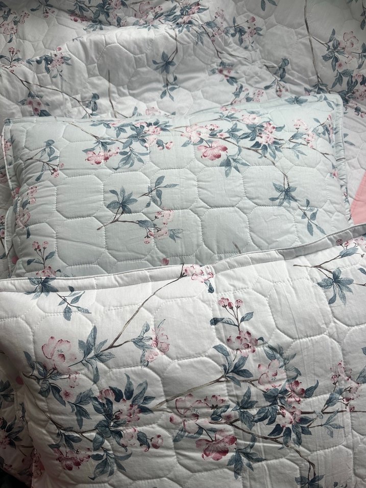 Pembe Çiçek Desenli kapitone takımı - Görsel 3