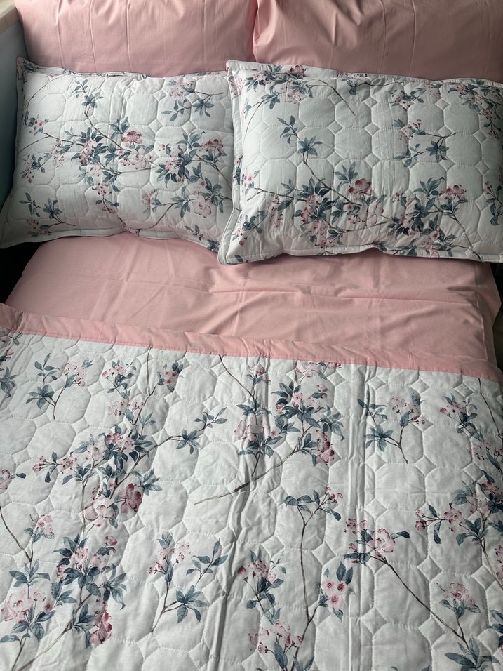 Pembe Çiçek Desenli kapitone takımı - Görsel 4