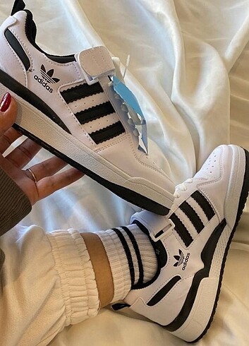 Adidas forum low beyaz siyah 