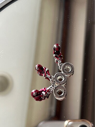  Beden bordo Renk Ters sallanan spider man charm