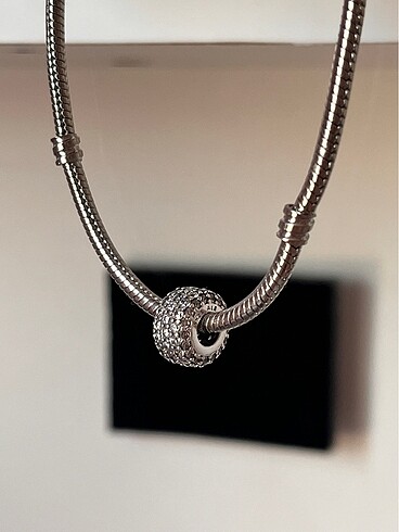 Üç sıra taşlı pave charm