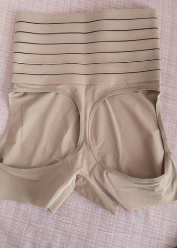 Seamless Göbek Sıkılaştırıcı Mini Şort - Görsel 3