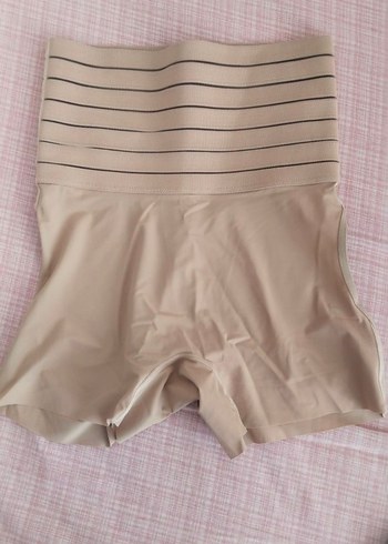 Seamless Göbek Sıkılaştırıcı Mini Şort - Görsel 4