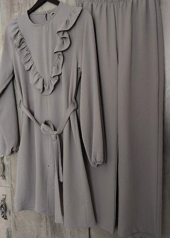 Gri Uzun Kollu Fırfırlı takım - Görsel 4