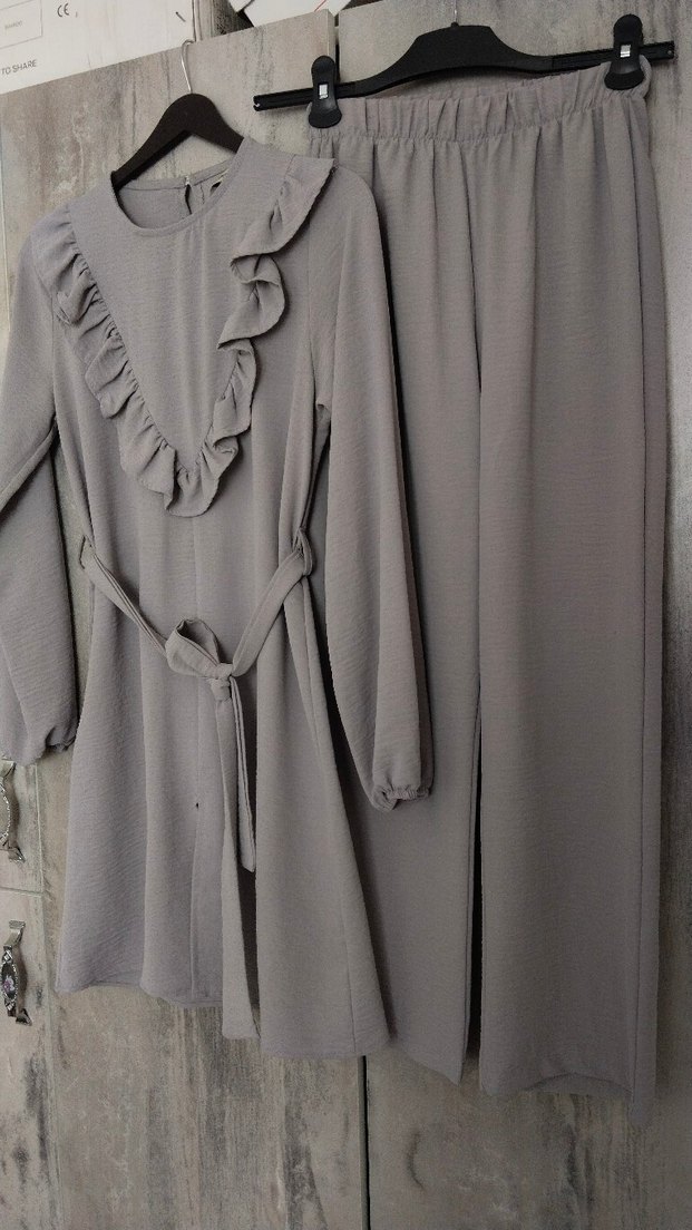 Gri Uzun Kollu Fırfırlı takım - Görsel 4