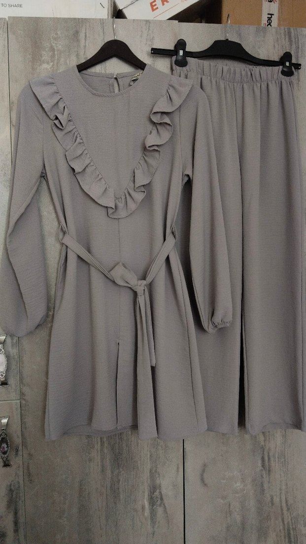 Gri Uzun Kollu Fırfırlı takım - Görsel 3