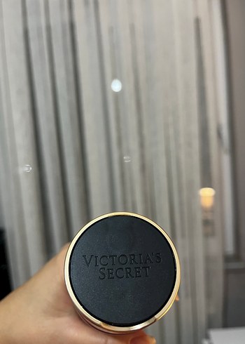 Victoria's Secret Velvet Petals Vücut Losyonu - Görsel 4