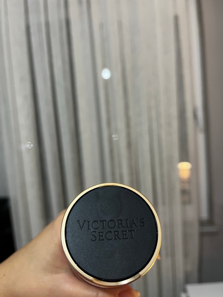 Victoria's Secret Velvet Petals Vücut Losyonu - Görsel 4