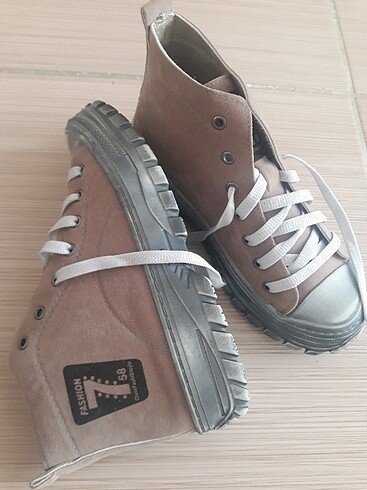 Zara 7Fashion Bot