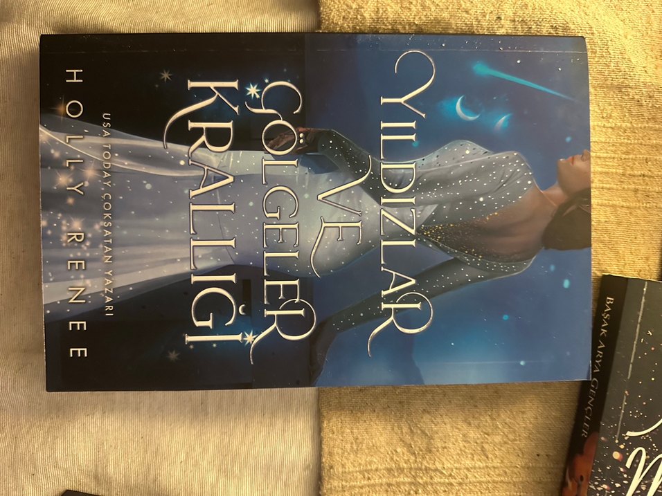 Holly Renee - yıldızlar ve gölgeler krallığı- 1./3./4. Kitaplar - Görsel 4