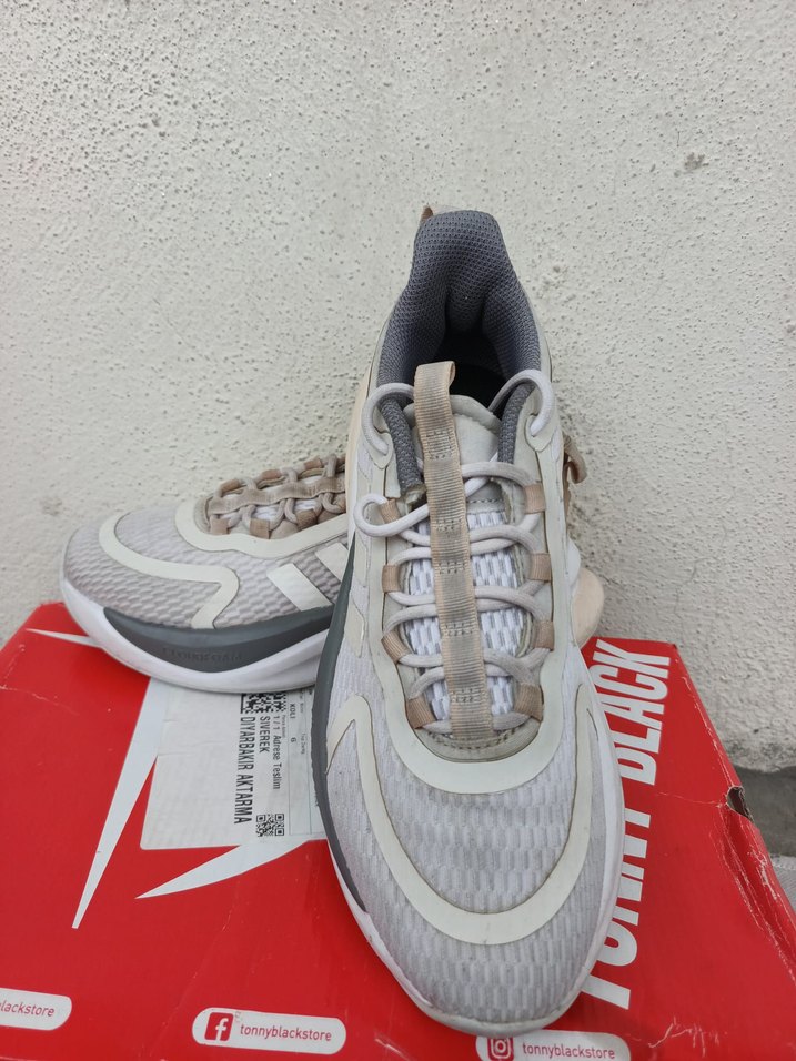 Beyaz Gri Bağcıklı Kadın Spor Ayakkabı Adidas orjinal üründür - Görsel 2