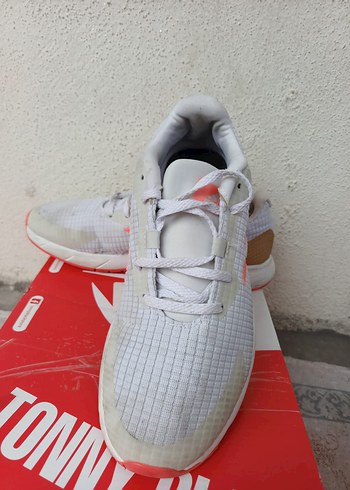 Beyaz Gri Adidas Spor Ayakkabı orjinal üründür - Görsel 2