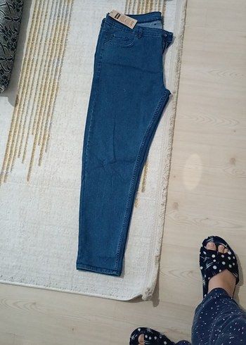 Levis Orta Mavi Dar Kesim Denim Jean