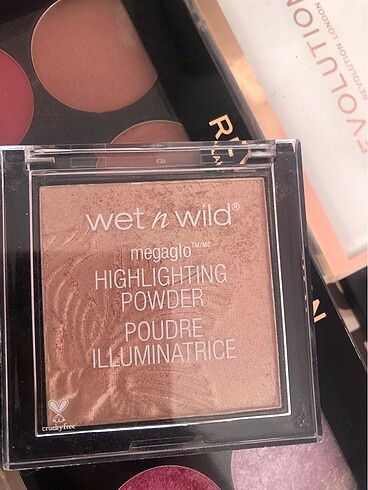 Wet n wild highlighter