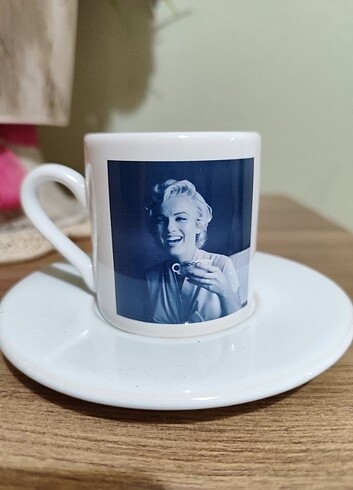 Marilyn Monroe kahve fincanı 