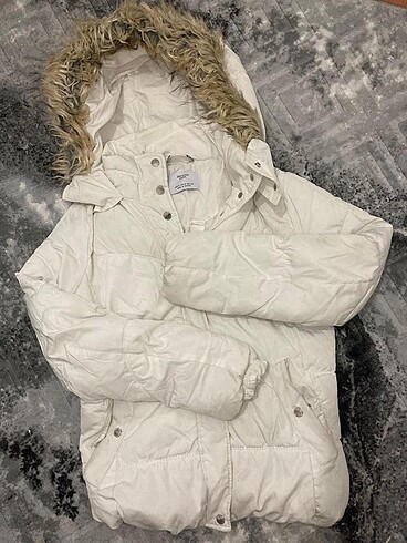 Bershka Beyaz Şişme Mont