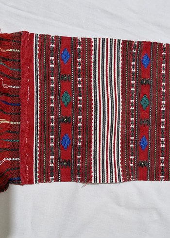 Renkli Nakışlı Geleneksel Örtü - Görsel 2