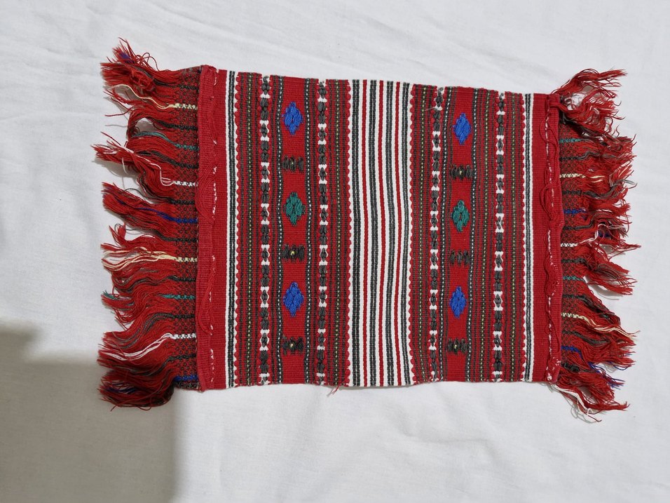 Renkli Nakışlı Geleneksel Örtü - Görsel 2