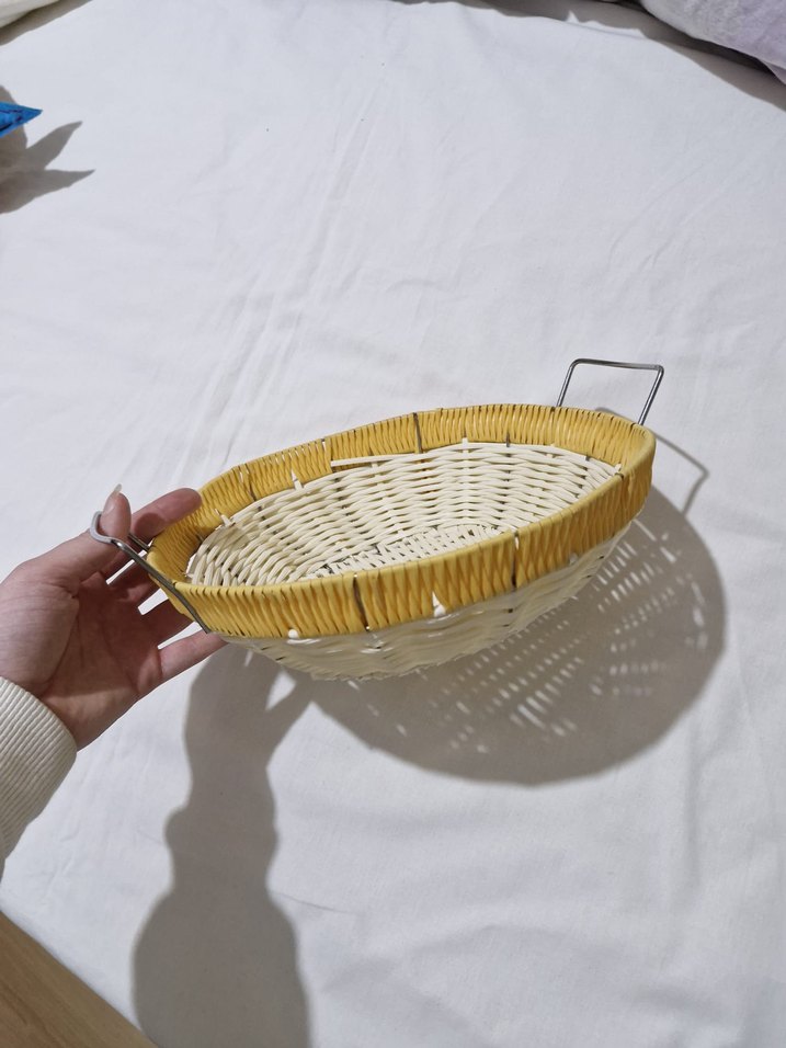 Metal Saplı Beyaz Hasır Sepet - Görsel 2