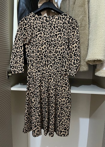 Leopar Desenli V Yakalı Midi Elbise - Görsel 2