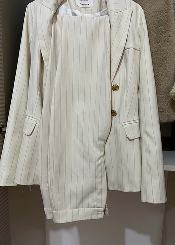 Düğmeli Beyaz Çizgili Kadın Blazer Ceket takım - Görsel 2