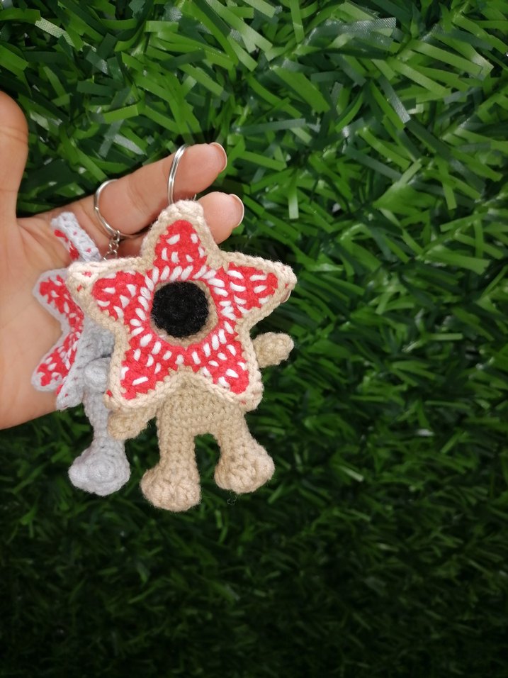 Renkli Örgü Çiçek Figürlü Anahtarlık - Görsel 2