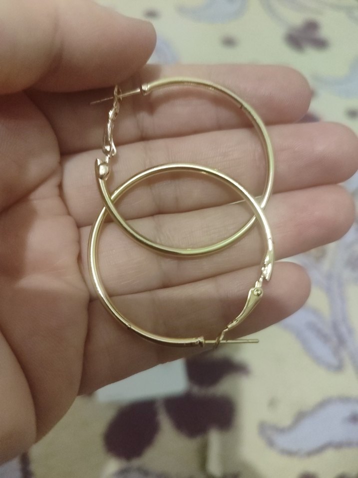 Altın Renkli Midi Halka Küpe - Görsel 2