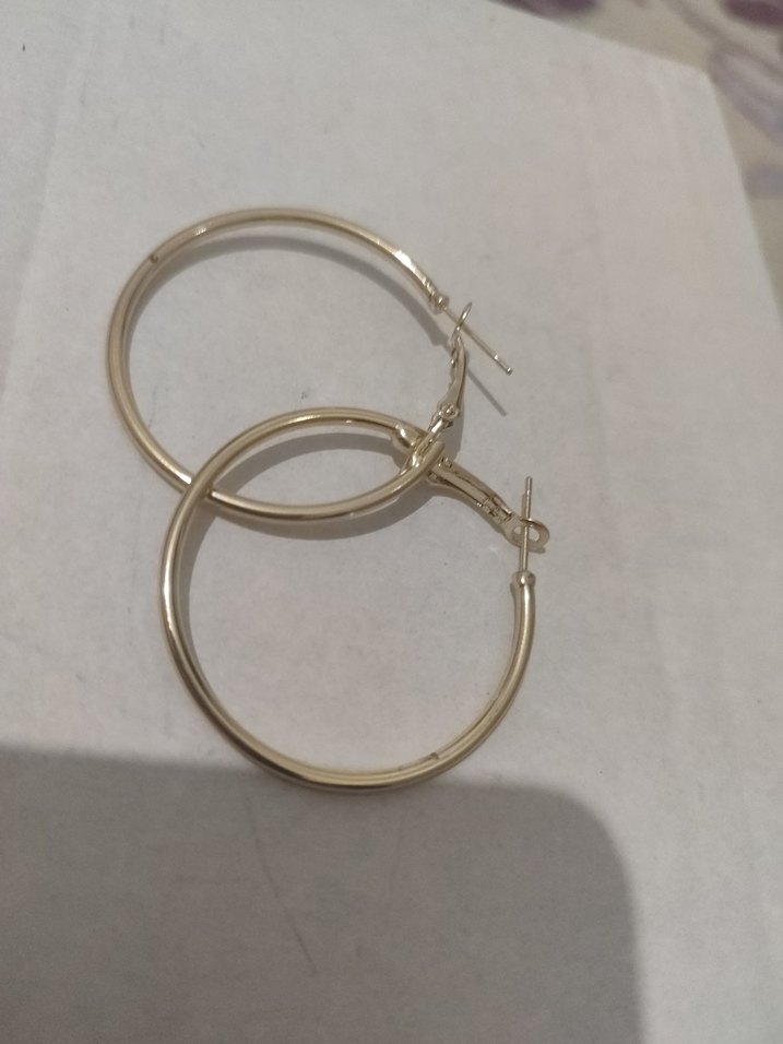 Altın Renkli Midi Halka Küpe - Görsel 3