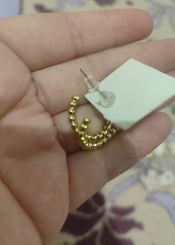 Beden Altın Renkli Boncuklu Midi Küpe