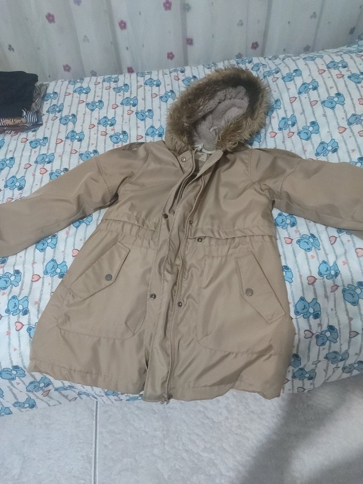 Kapüşonlu Bej çocuk Mont - Görsel 3