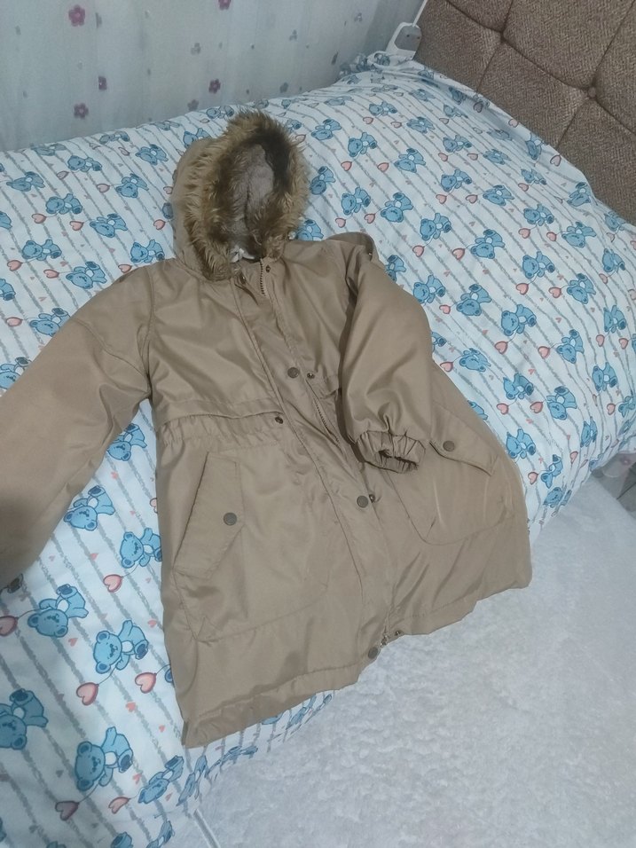 Kapüşonlu Bej çocuk Mont - Görsel 2