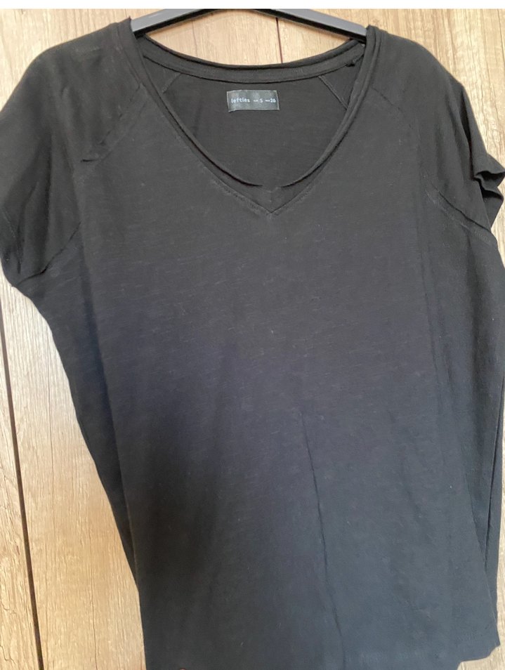 Siyah V Yaka Kadın Tişört - Görsel 2