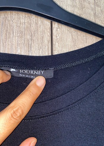 Siyah Kısa Kollu Fırfırlı Tişört - Görsel 2