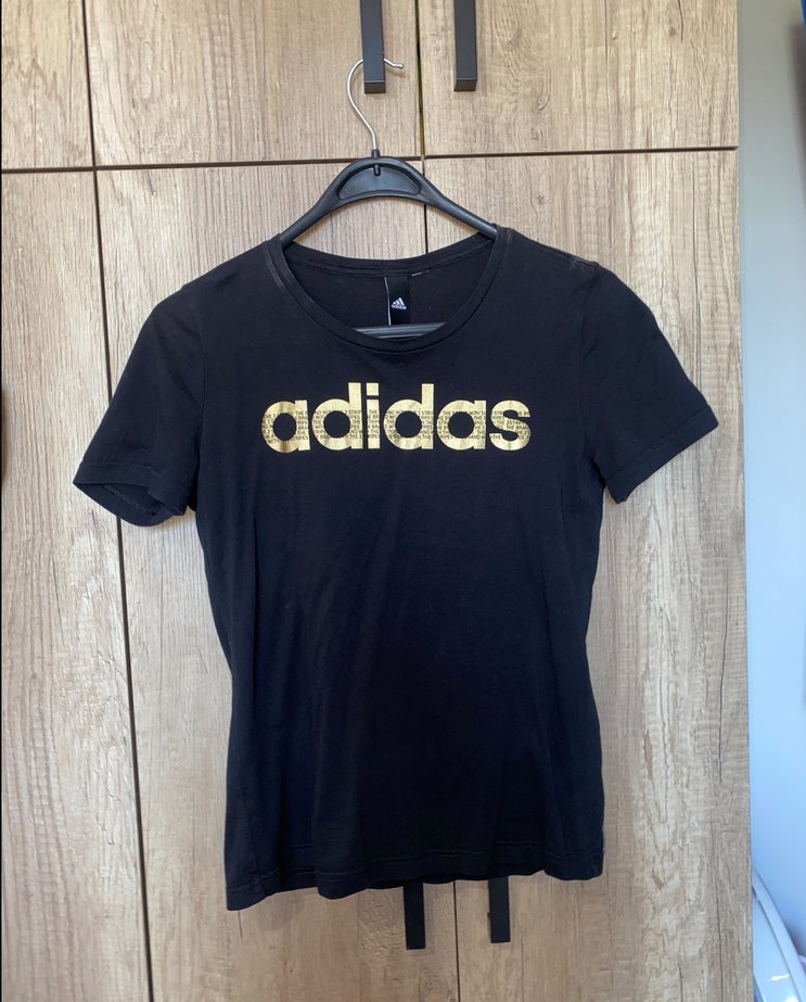 adidas Kadın Altın Baskılı Siyah Tişört - Görsel 3