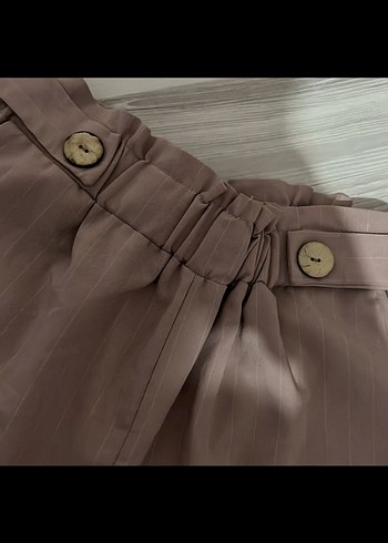 Kadın Keten Kemerli Kısa Bej Şort - Görsel 4