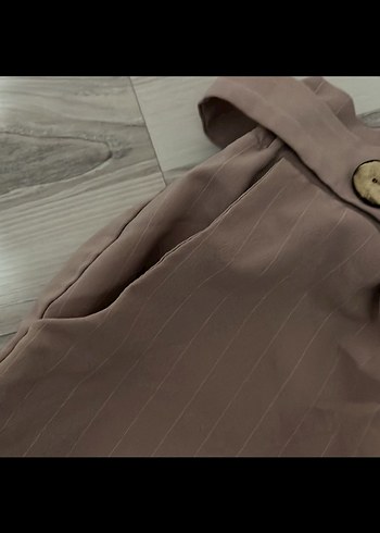 Kadın Keten Kemerli Kısa Bej Şort - Görsel 5