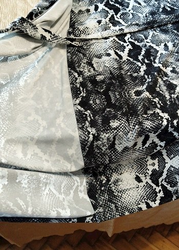 Yılan Desenli Uzun Kollu Kadın Elbise - Görsel 6