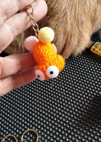 Turuncu Örgü Anahtarlık - Görsel 3