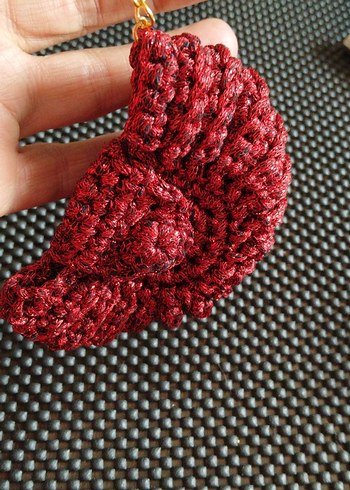 eleganzerebecca tasarımı kırmızı köpuk ip  ile Bohem Anahtarlık - Görsel 3