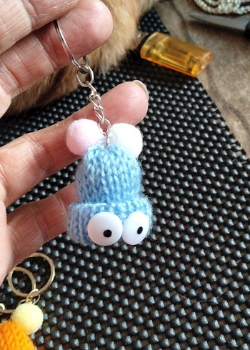 Renkli Örgü Kadın Anahtarlık - Görsel 3