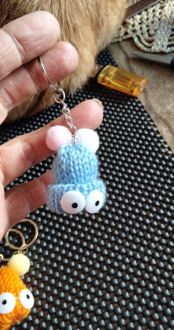 Renkli Örgü Kadın Anahtarlık - Görsel 3